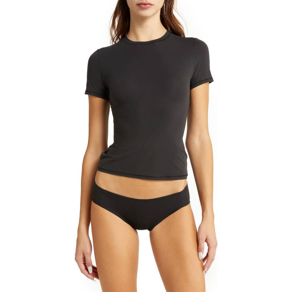 Skims Soft smoothing tee in onyx